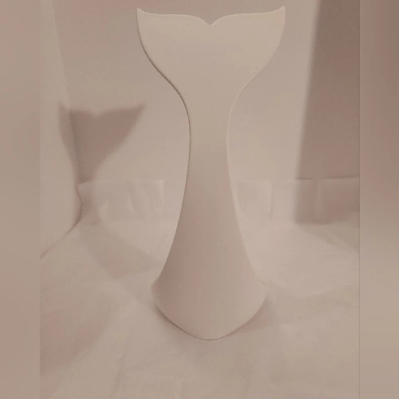 J-Me White Whale Tail Shape Jewelry Rack - Picture 5 of 7